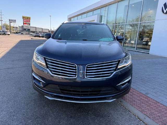 Used 2017 Lincoln MKC Select w/ Select Plus Package AWD/4WD image 2