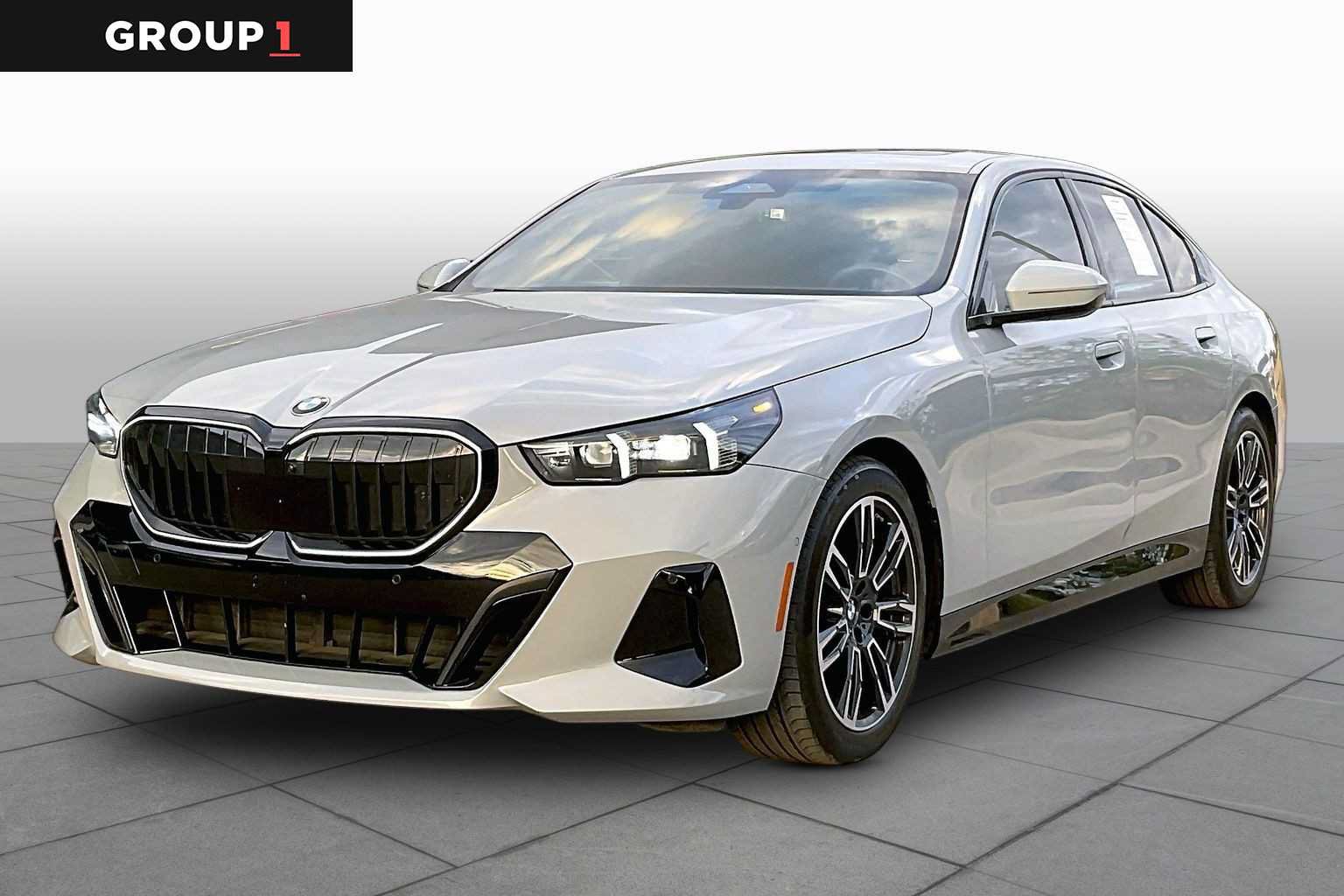 Used 2024 BMW 540i xDrive w/ Premium Package AWD/4WD image 1