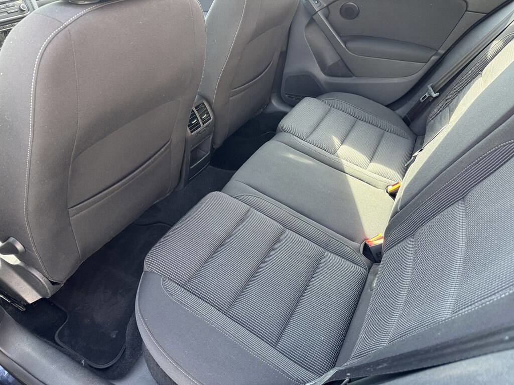 Used 2012 Volkswagen Golf 4-Door image 15