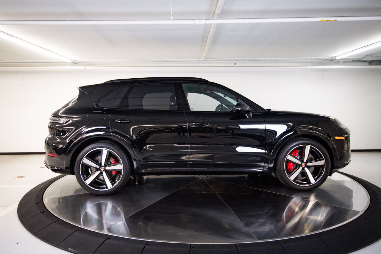 Certified 2026 Porsche Cayenne GTS AWD/4WD image 8