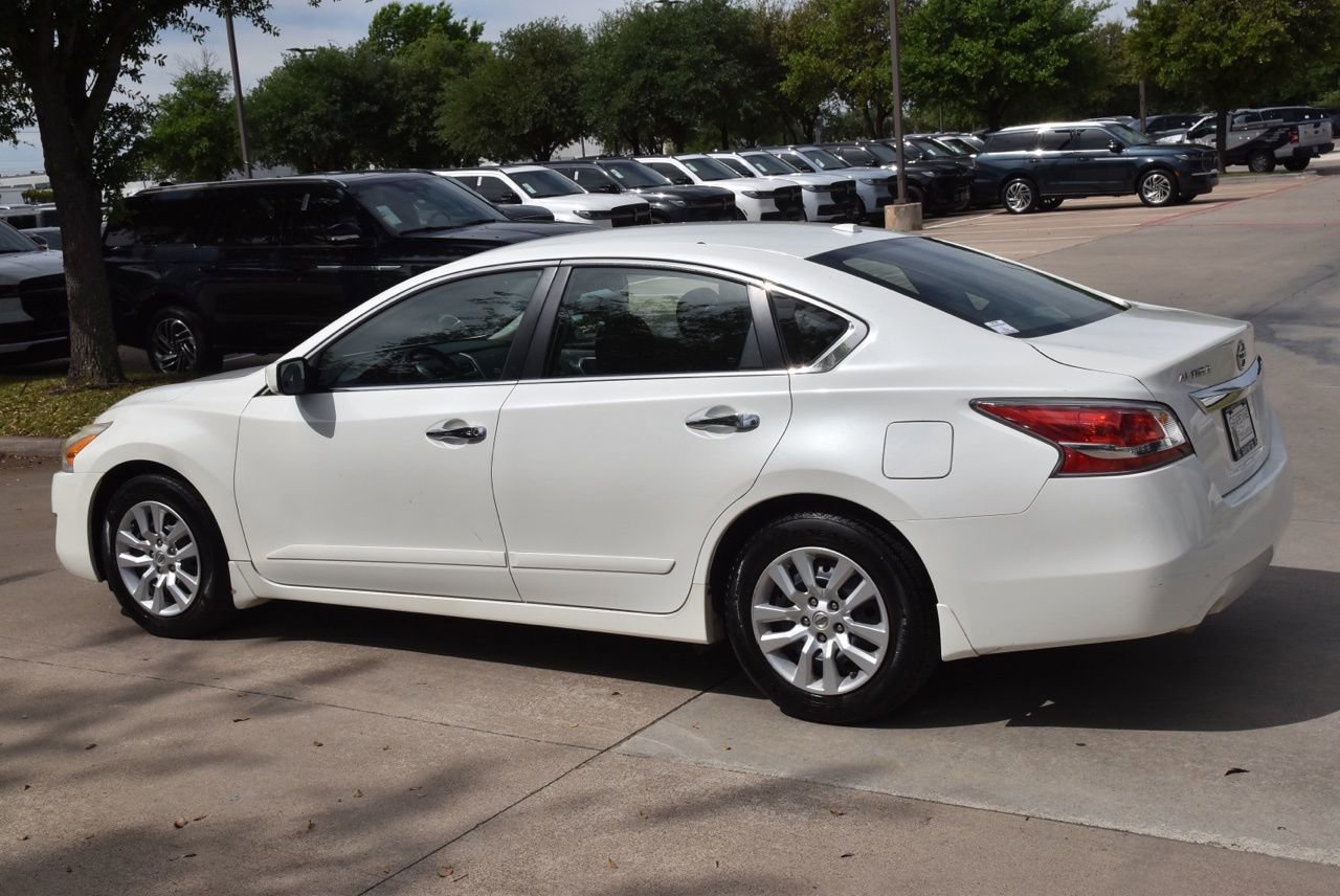 Used 2015 Nissan Altima 2.5 S w/ Power Driver Seat Package FWD image 11