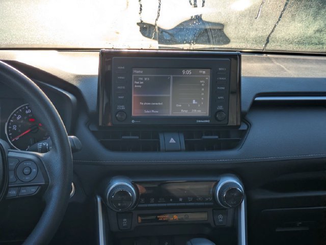 Certified 2022 Toyota RAV4 XLE FWD image 20