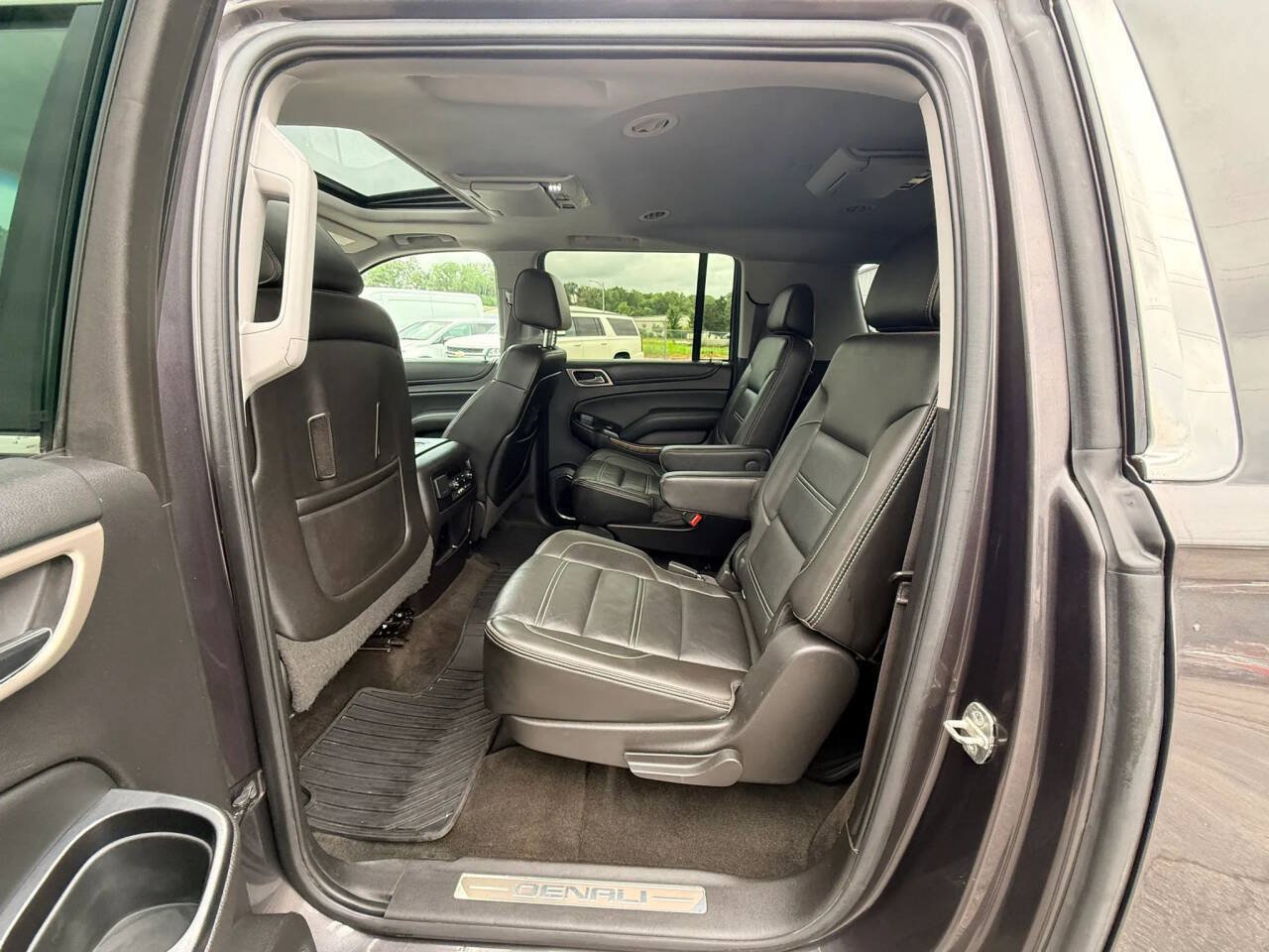 Used 2015 GMC Yukon XL Denali w/ Open Road Package AWD/4WD image 16