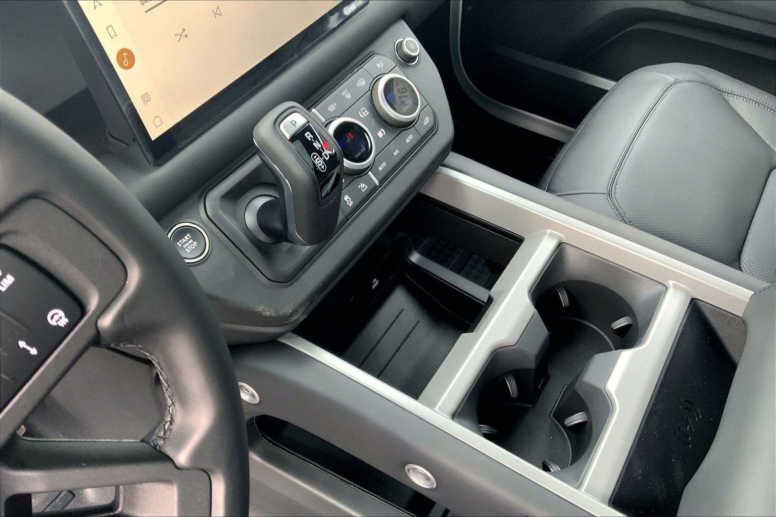 New 2025 Land Rover Defender 90 V8 image 7