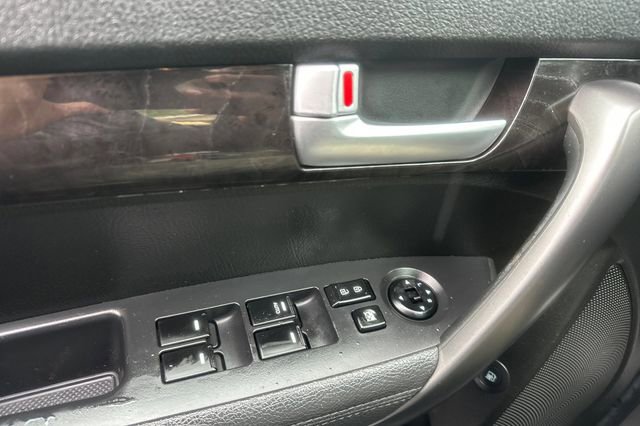 Used 2014 Kia Sorento LX image 11