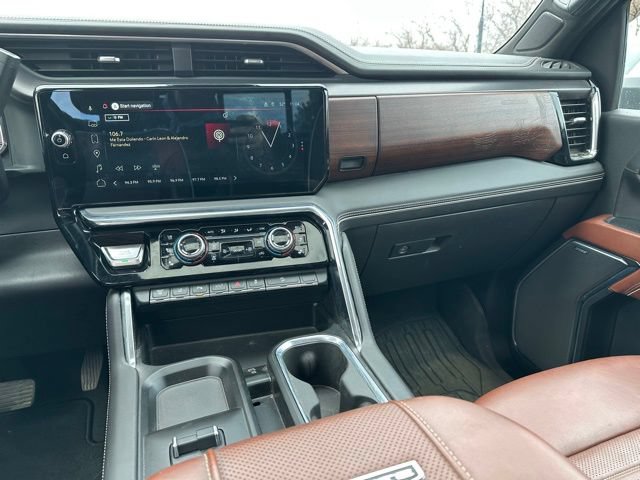 Used 2024 GMC Sierra 2500 Denali Ultimate AWD/4WD image 11