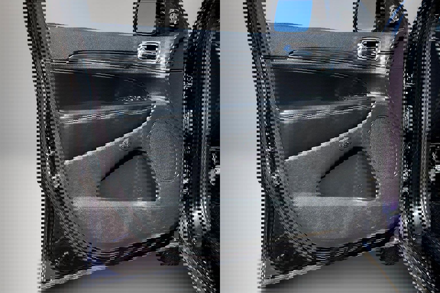 Used 2020 Jeep Grand Cherokee Limited image 20