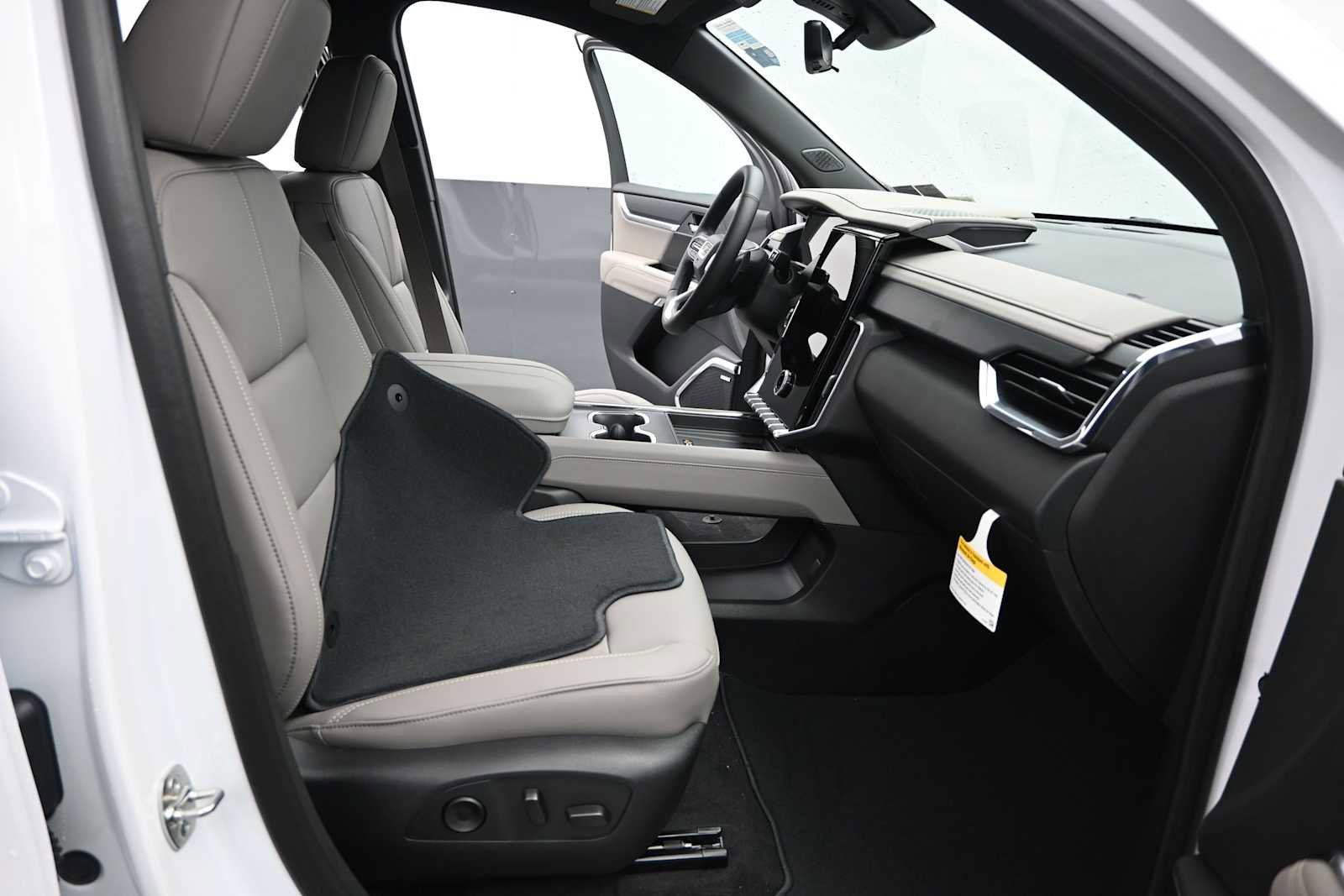 New 2026 GMC Acadia Elevation w/ Black Edition AWD/4WD image 18