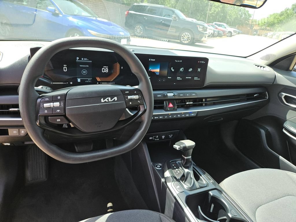 Used 2025 Kia K4 FWD image 16