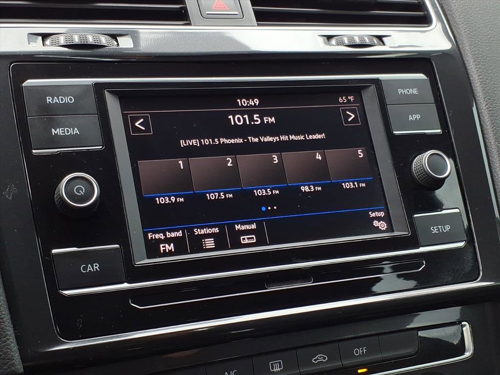 Used 2018 Volkswagen Golf S image 27