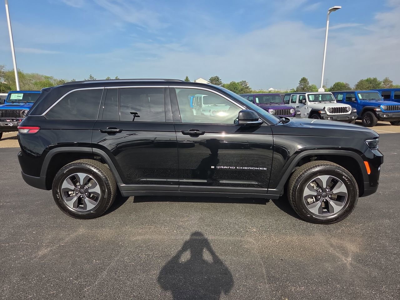 Used 2022 Jeep Grand Cherokee Limited 4xe w/ Luxury Tech Group II image 8