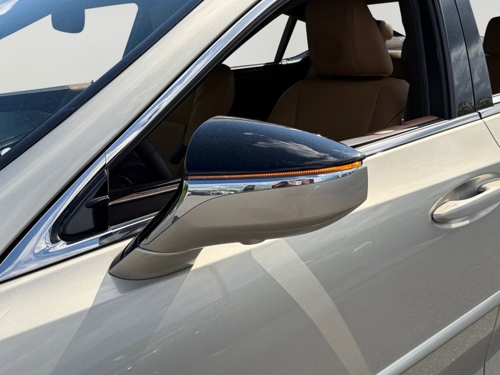 Used 2019 Lexus ES 350 Ultra Luxury w/ Accessory Package 2 image 26