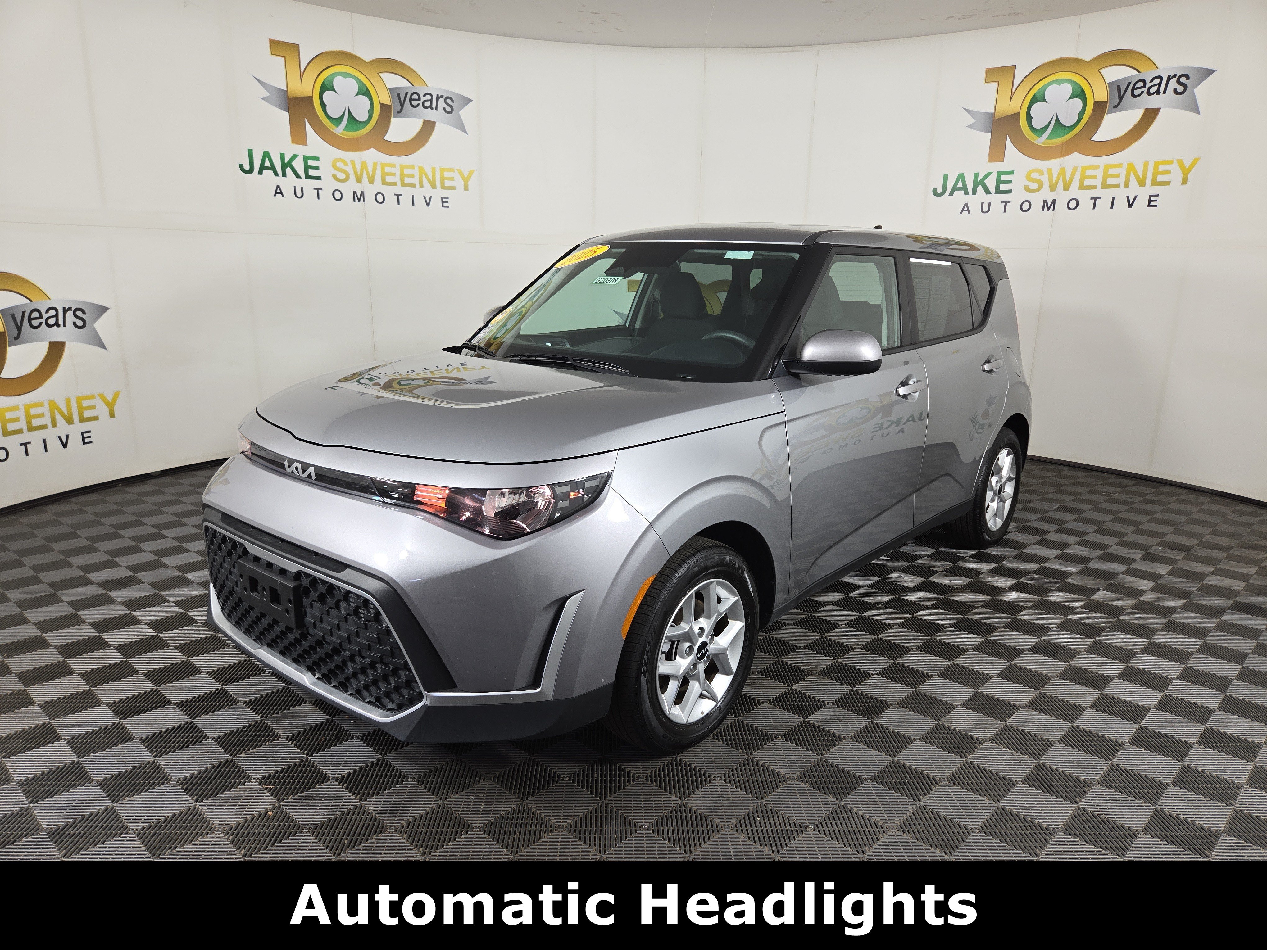Used 2025 Kia Soul LX w/ LX Technology Package FWD image 3