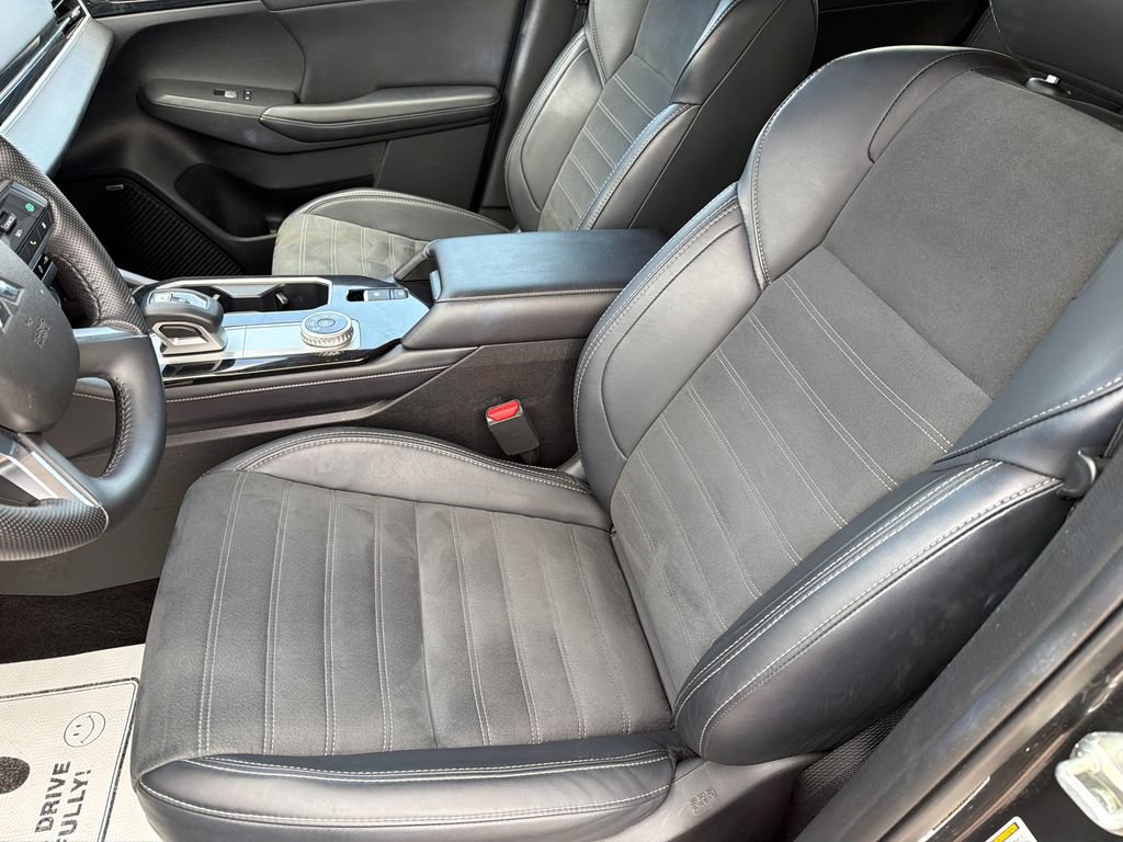 Used 2025 Mitsubishi Outlander SE FWD image 9
