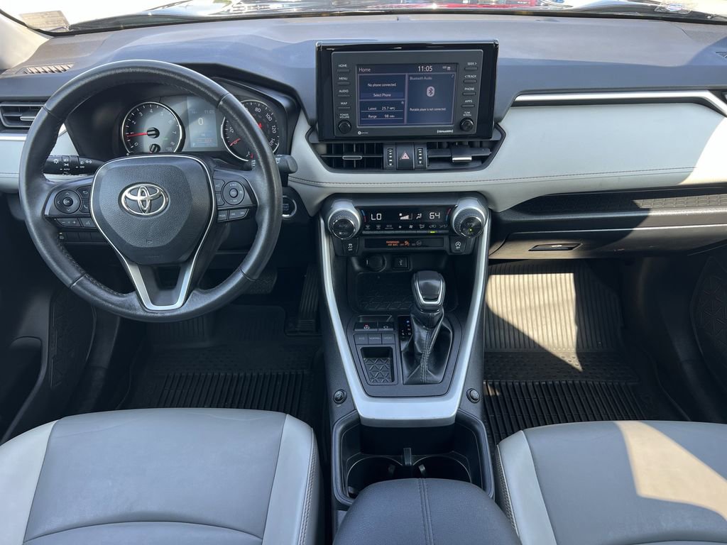 Used 2022 Toyota RAV4 XLE Premium image 15
