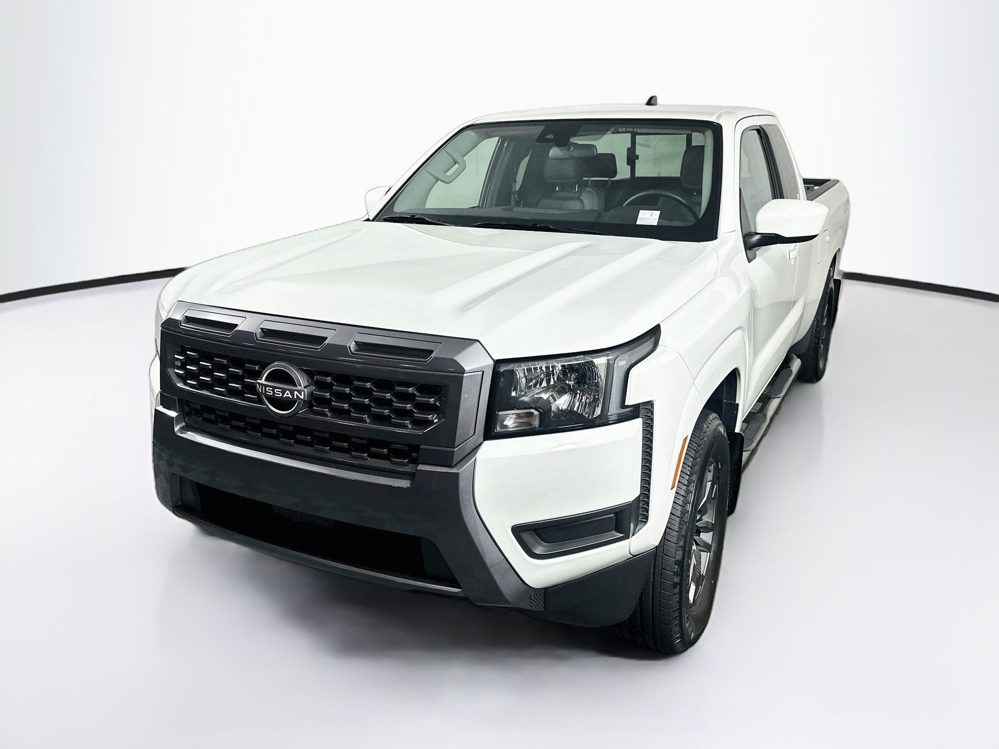 Used 2025 Nissan Frontier SV RWD image 3