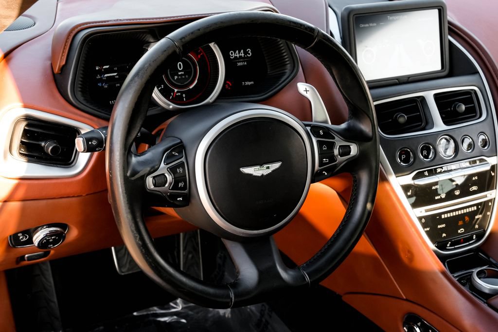 Used 2019 Aston Martin DB11 Volante RWD image 16