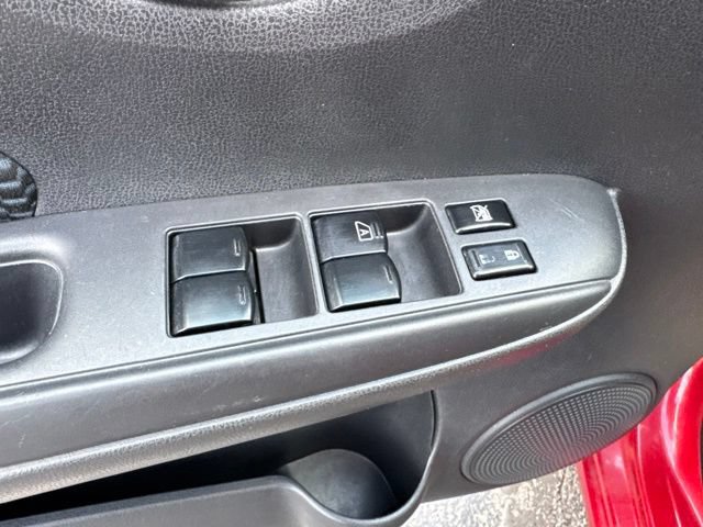 Used 2014 Nissan Versa Note SV w/ Sport Value Package FWD image 9