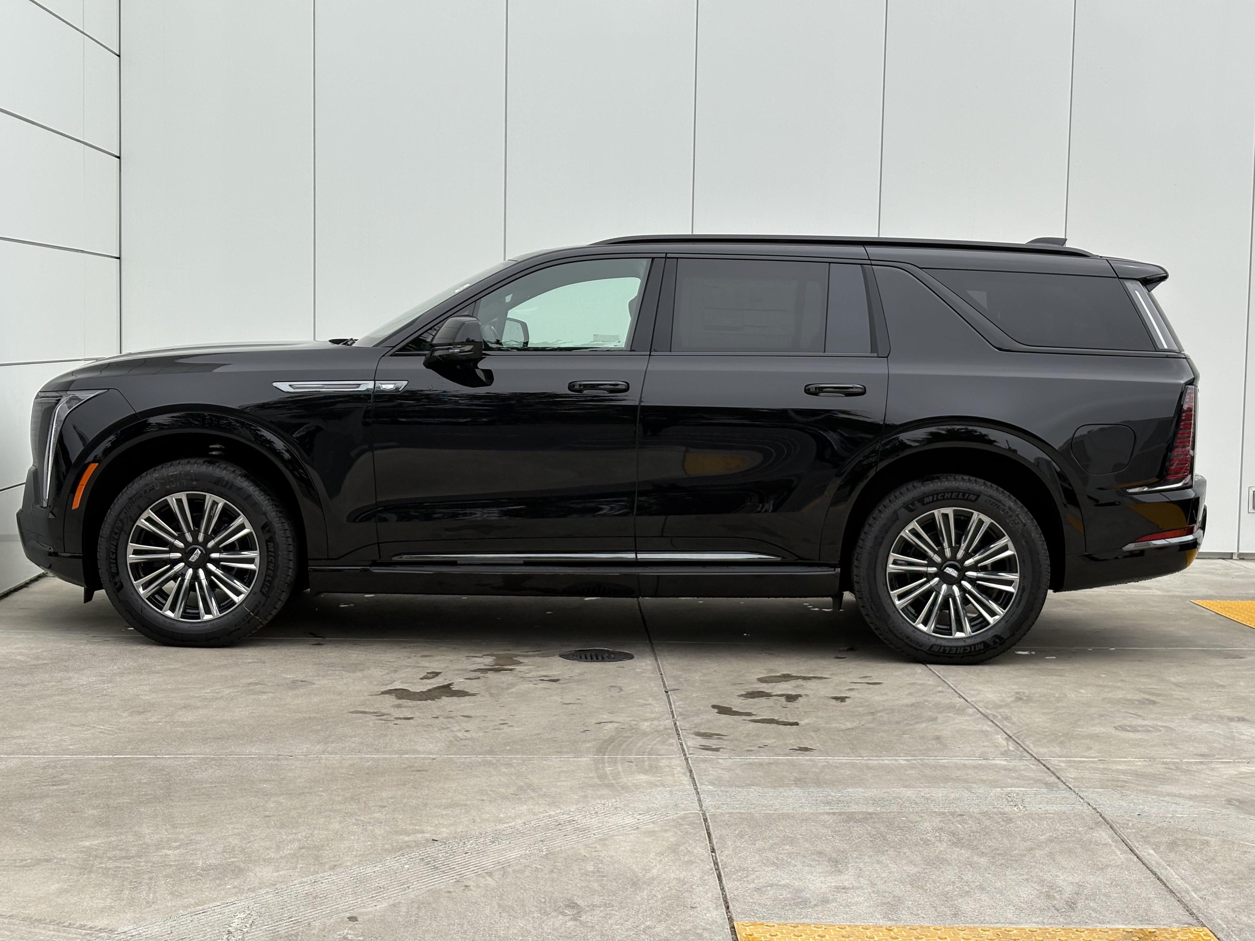 New 2026 Cadillac Escalade IQL Luxury AWD/4WD image 4
