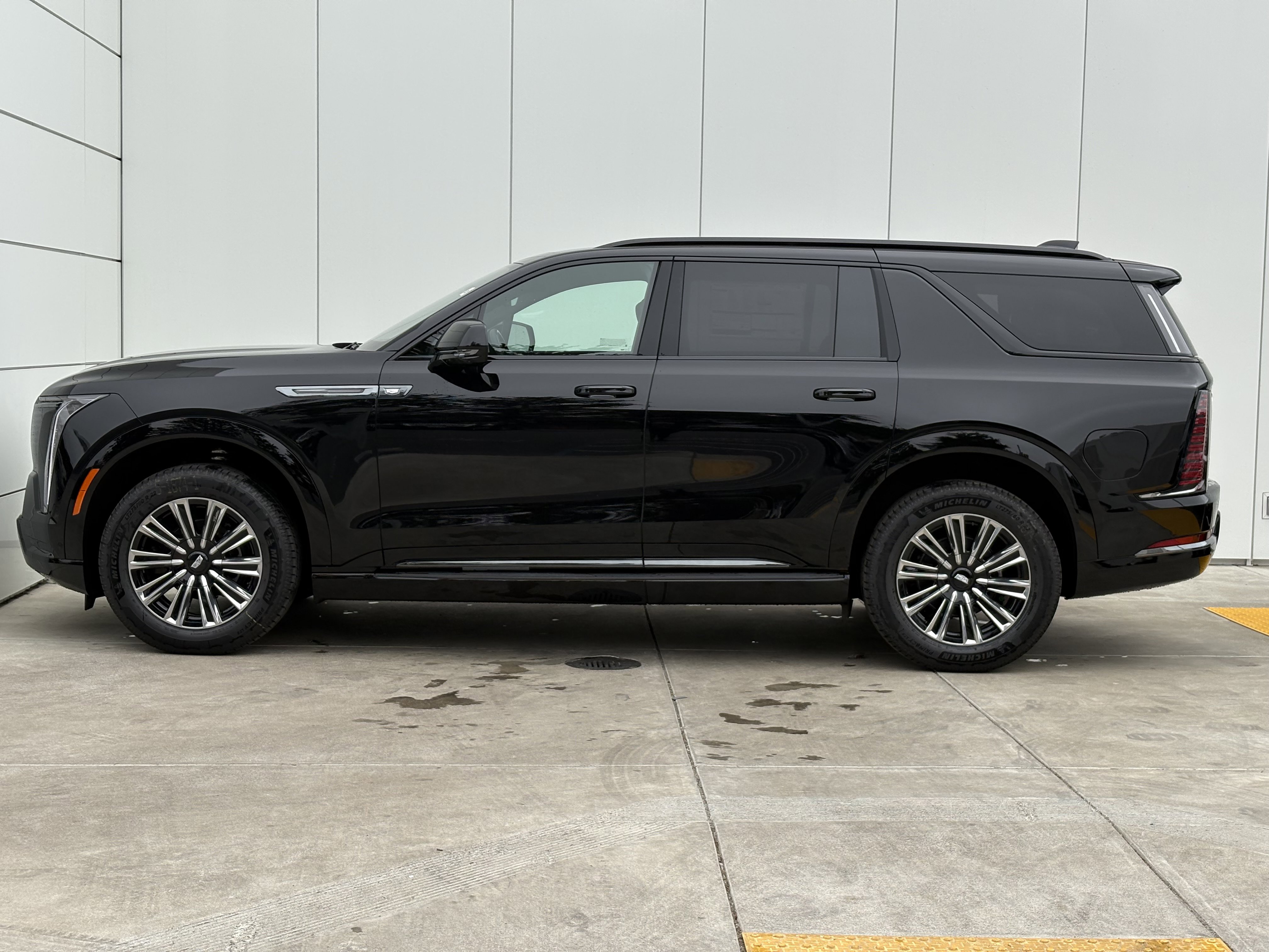 New 2026 Cadillac Escalade IQL Luxury AWD/4WD image 4