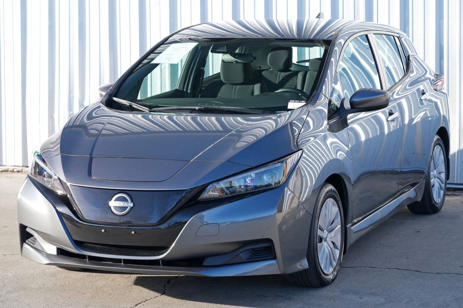 Used 2025 Nissan Leaf S image 39