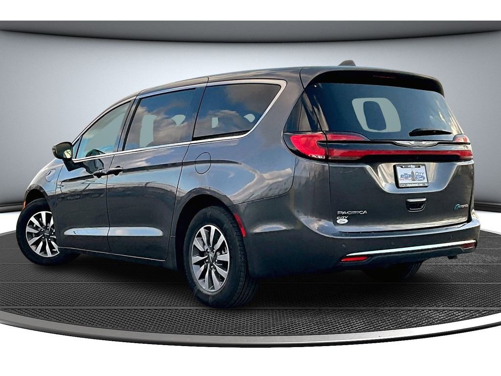 Used 2022 Chrysler Pacifica Touring-L image 13