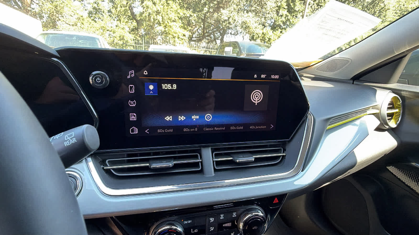 Used 2025 Chevrolet Trax LT w/ Driver Confidence Package FWD image 14