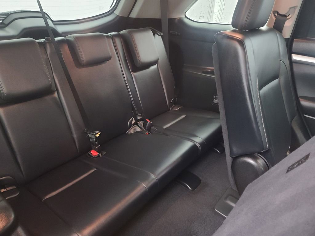 Used 2015 Toyota Highlander XLE FWD image 18