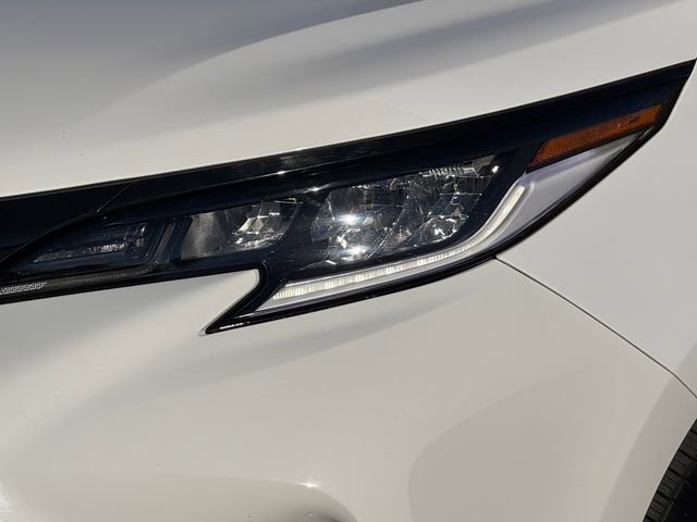 Used 2025 Toyota Sienna XSE image 4