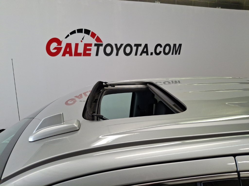 Used 2021 GMC Sierra 1500 SLT w/ SLT Premium Package AWD/4WD image 8