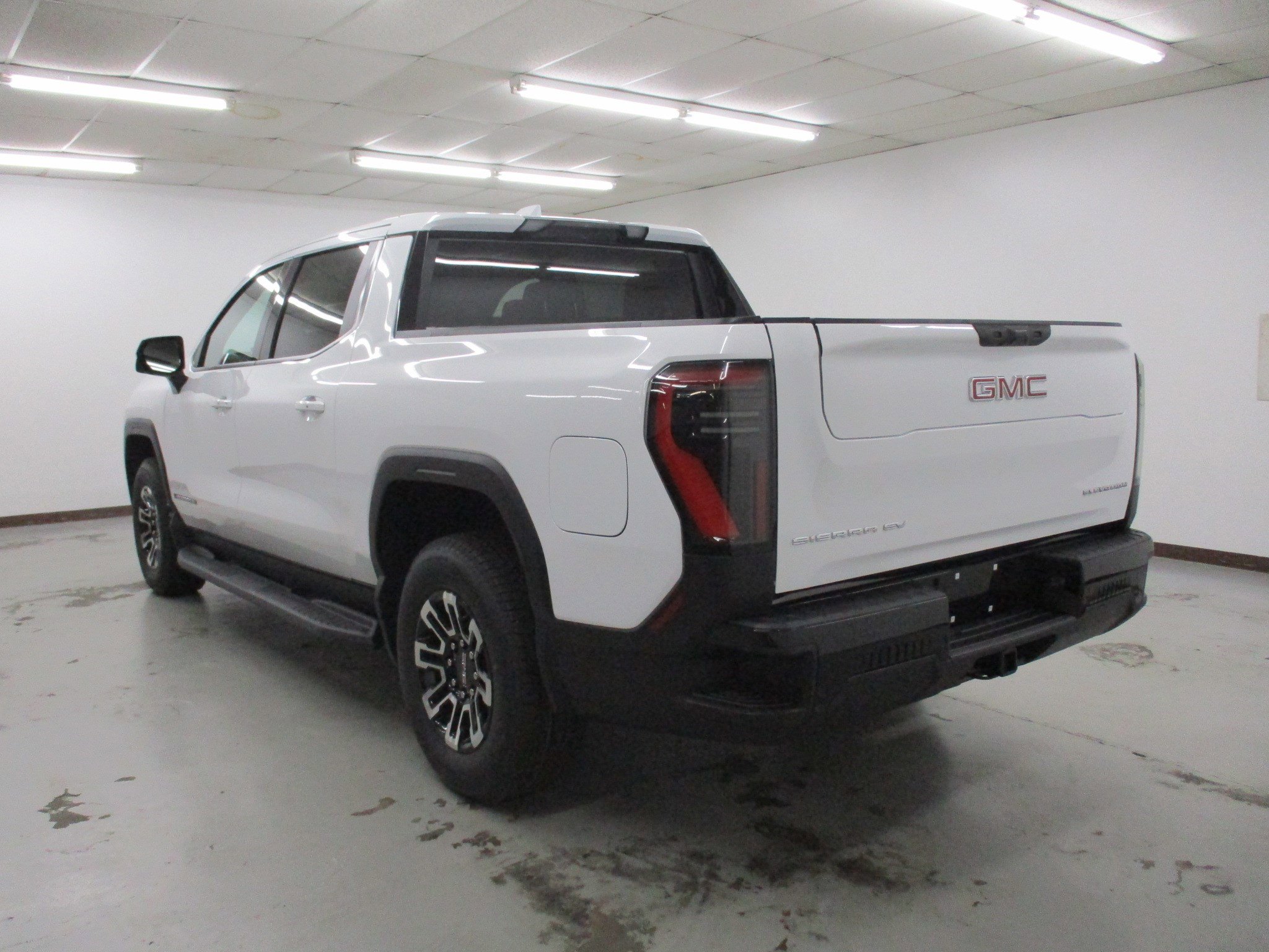 New 2026 GMC Sierra EV Elevation image 3