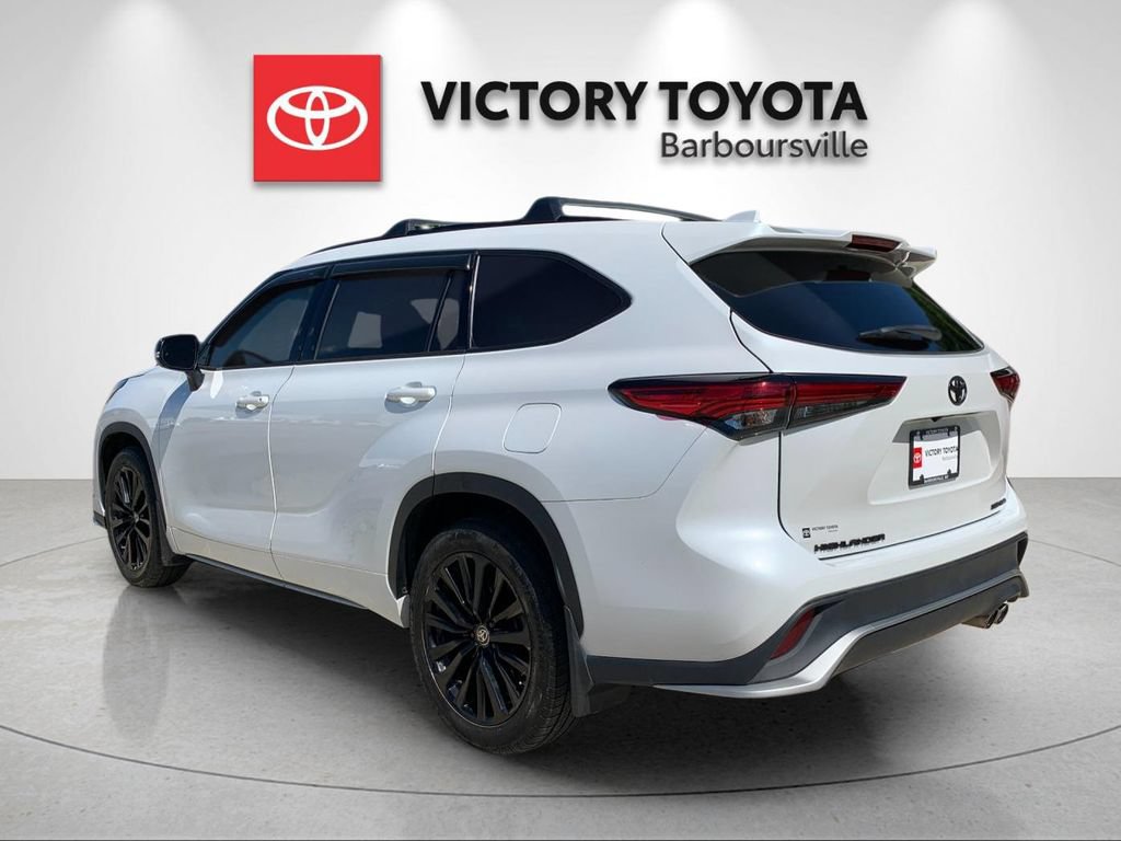 Used 2023 Toyota Highlander XSE AWD/4WD image 3
