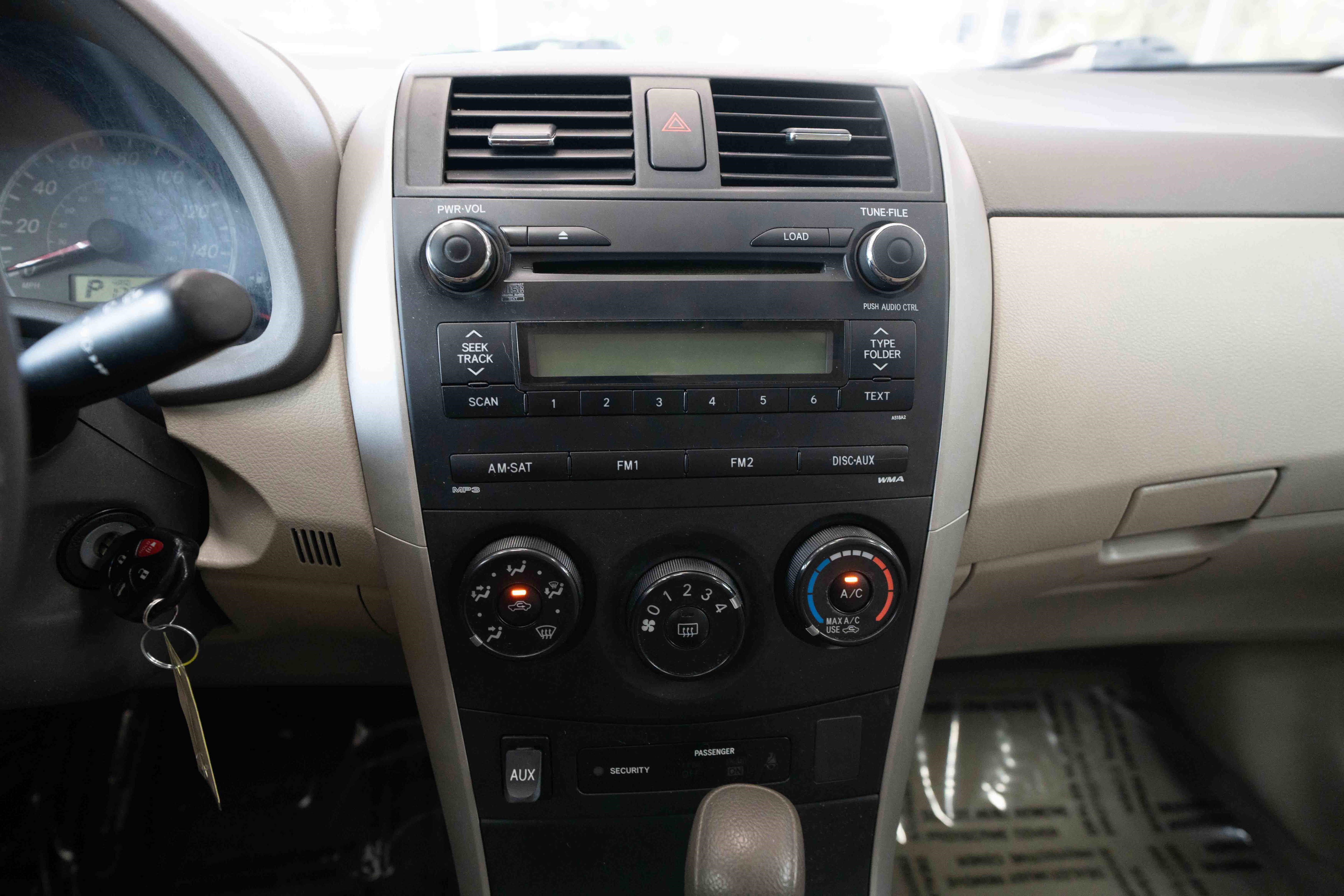 Used 2010 Toyota Corolla LE FWD image 17