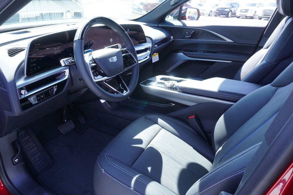 New 2025 Cadillac Lyriq Luxury image 16