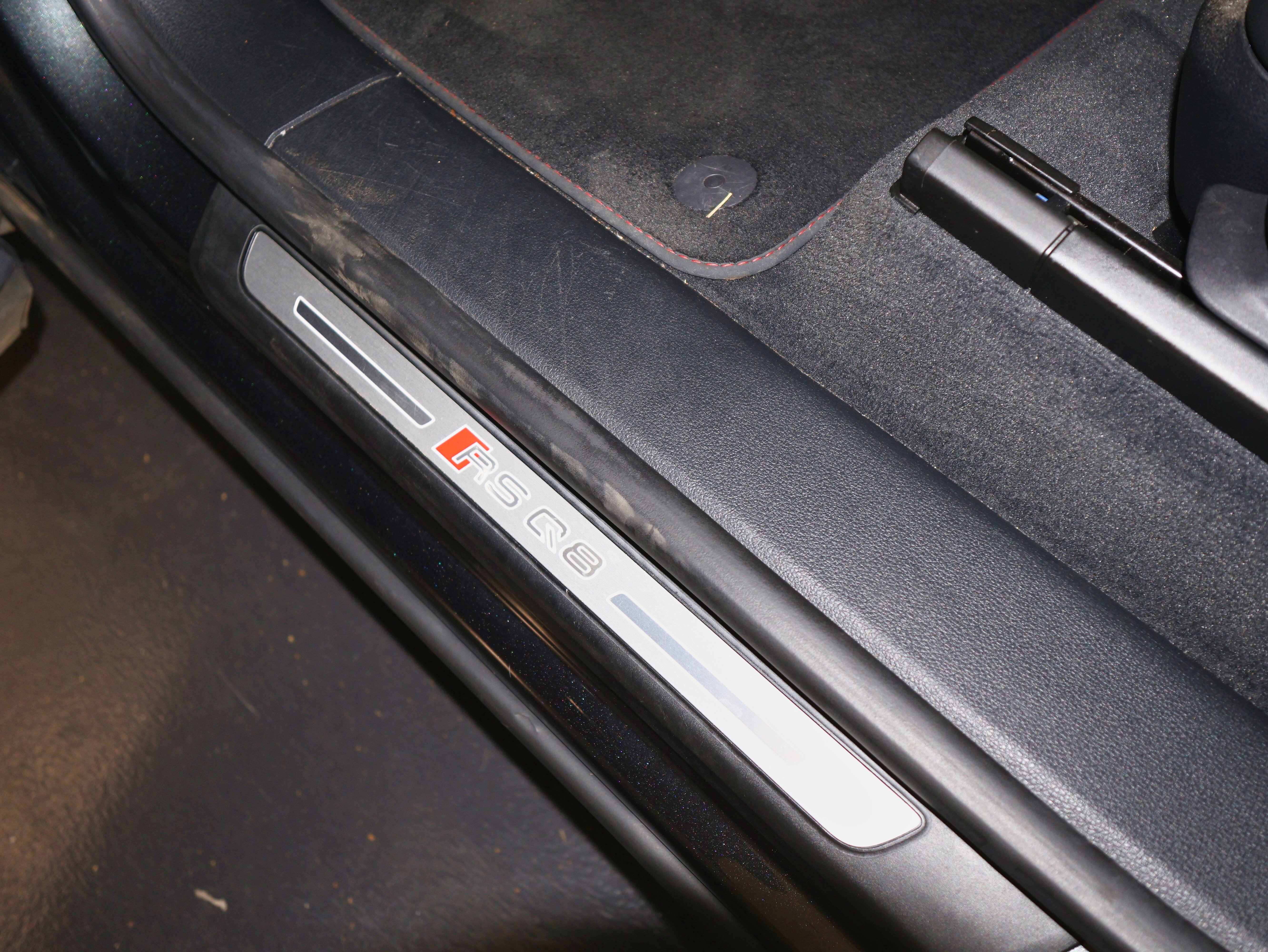 Used 2022 Audi RS Q8 w/ Black Optic Package image 26