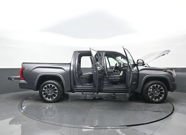 Used 2024 Toyota Tundra Limited AWD/4WD image 32