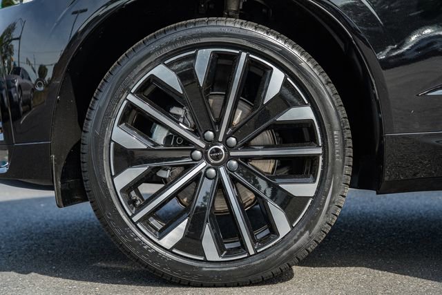 New 2026 Volvo XC60 B5 Ultra w/ Protection Package Premier AWD/4WD image 18