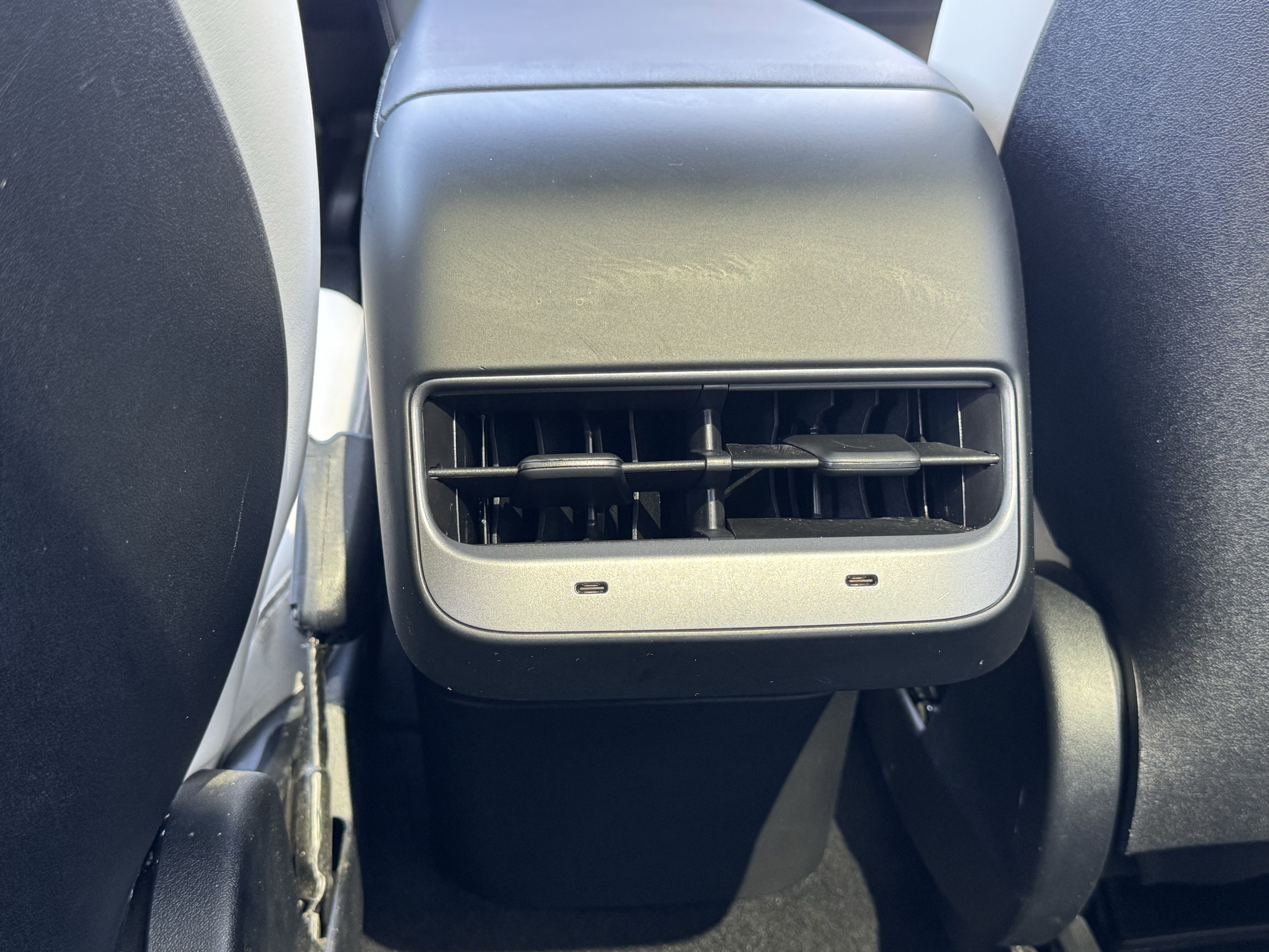 Used 2024 Tesla Model Y Long Range AWD/4WD image 21