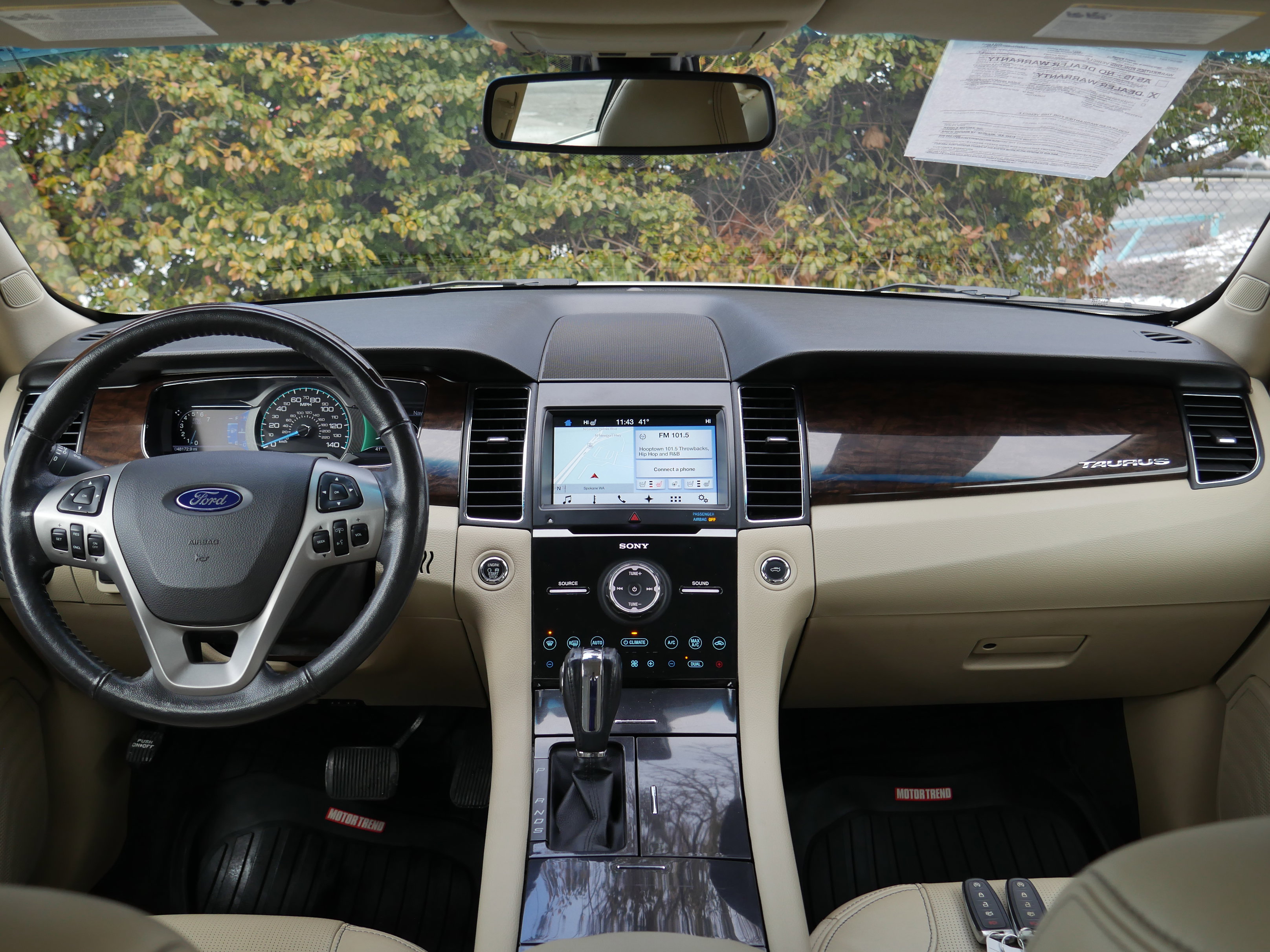 Used 2017 Ford Taurus Limited image 11