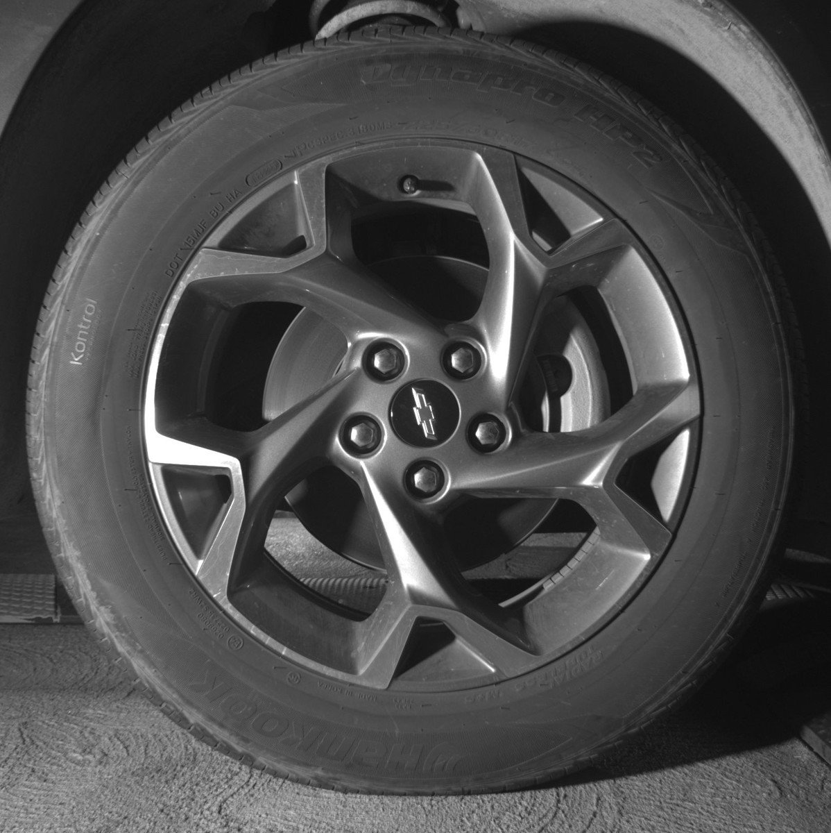 Used 2025 Chevrolet Trax LT FWD image 13