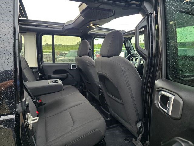 Used 2023 Jeep Wrangler Unlimited w/ Sun & Screen Package AWD/4WD image 15