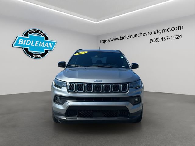 Used 2024 Jeep Compass Latitude AWD/4WD image 2