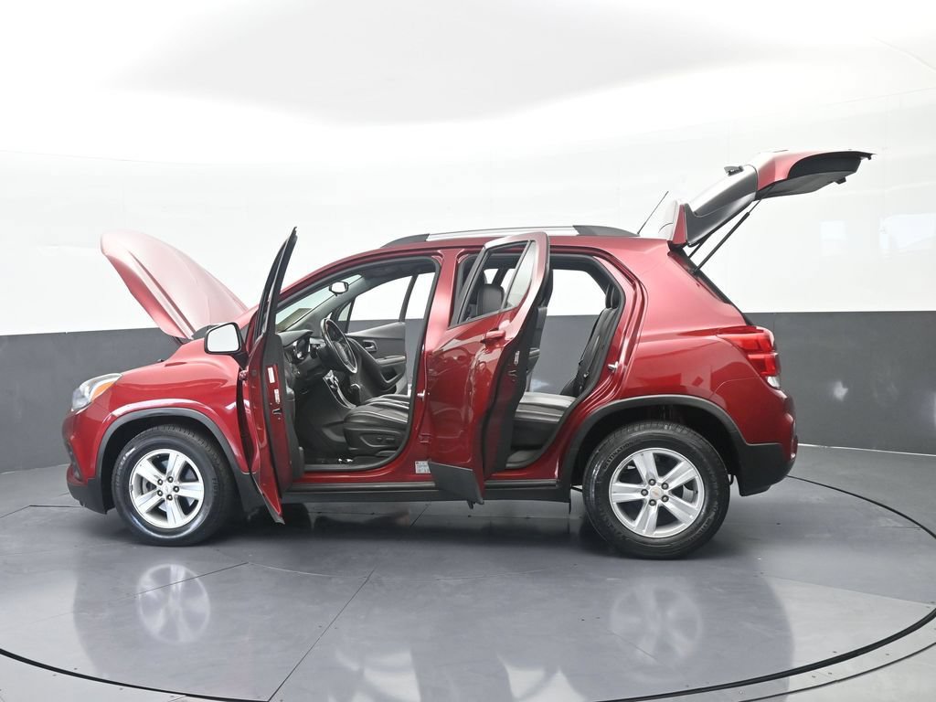 Used 2021 Chevrolet Trax LT w/ LT Convenience Package FWD image 70