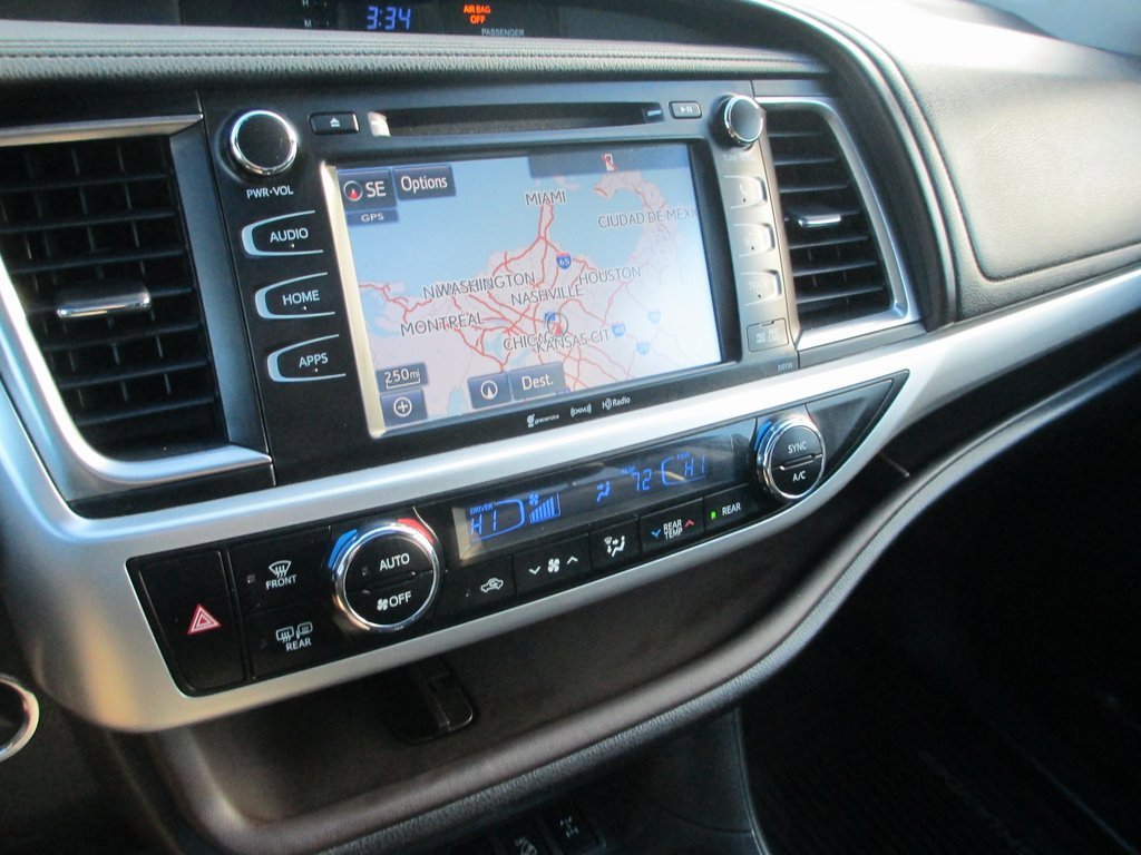 Used 2016 Toyota Highlander XLE image 25