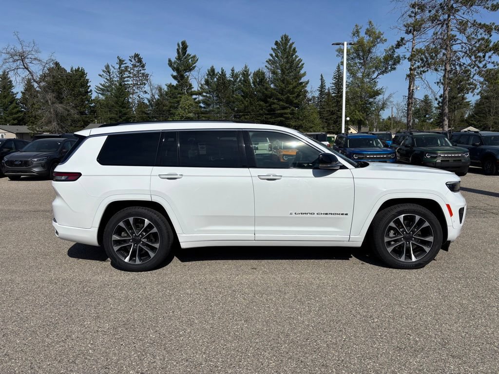 Used 2023 Jeep Grand Cherokee L Overland AWD/4WD image 2