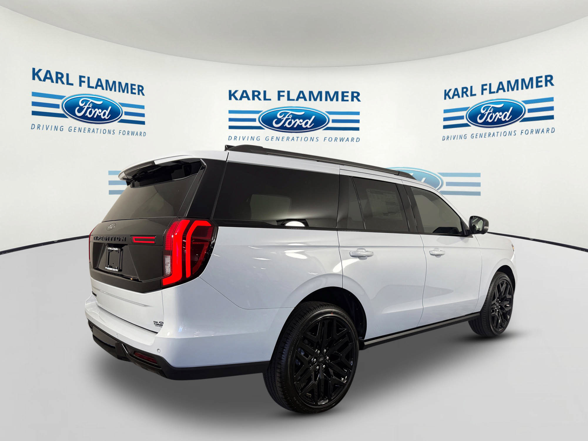New 2026 Ford Expedition Platinum w/ Stealth Performance Package AWD/4WD image 3