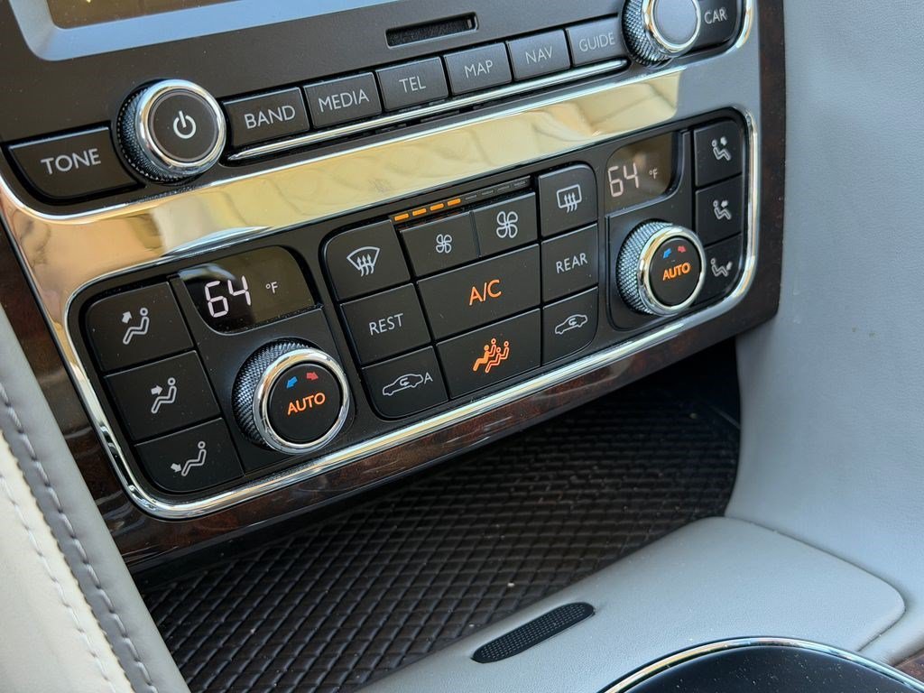 Certified 2018 Bentley Flying Spur V8 AWD/4WD image 24