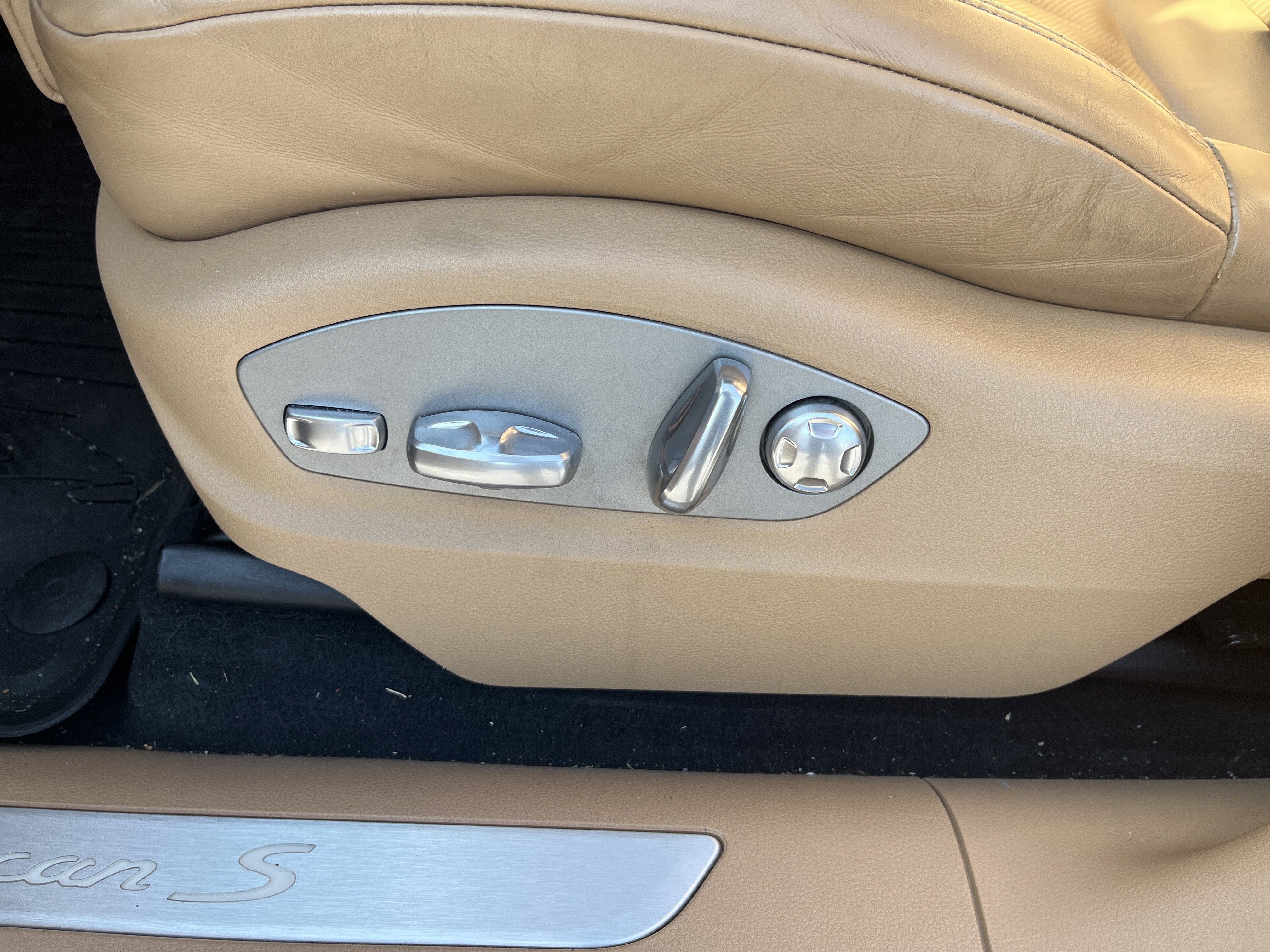 Used 2017 Porsche Macan S image 26