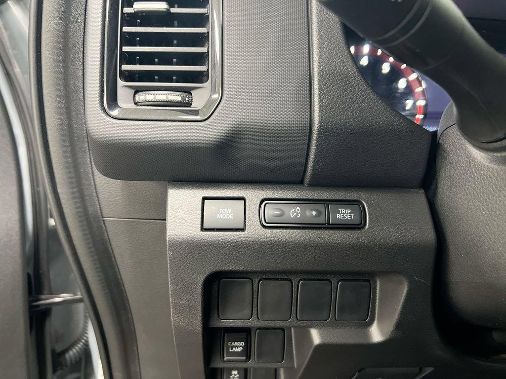 Used 2024 Nissan Frontier Pro-X RWD image 19