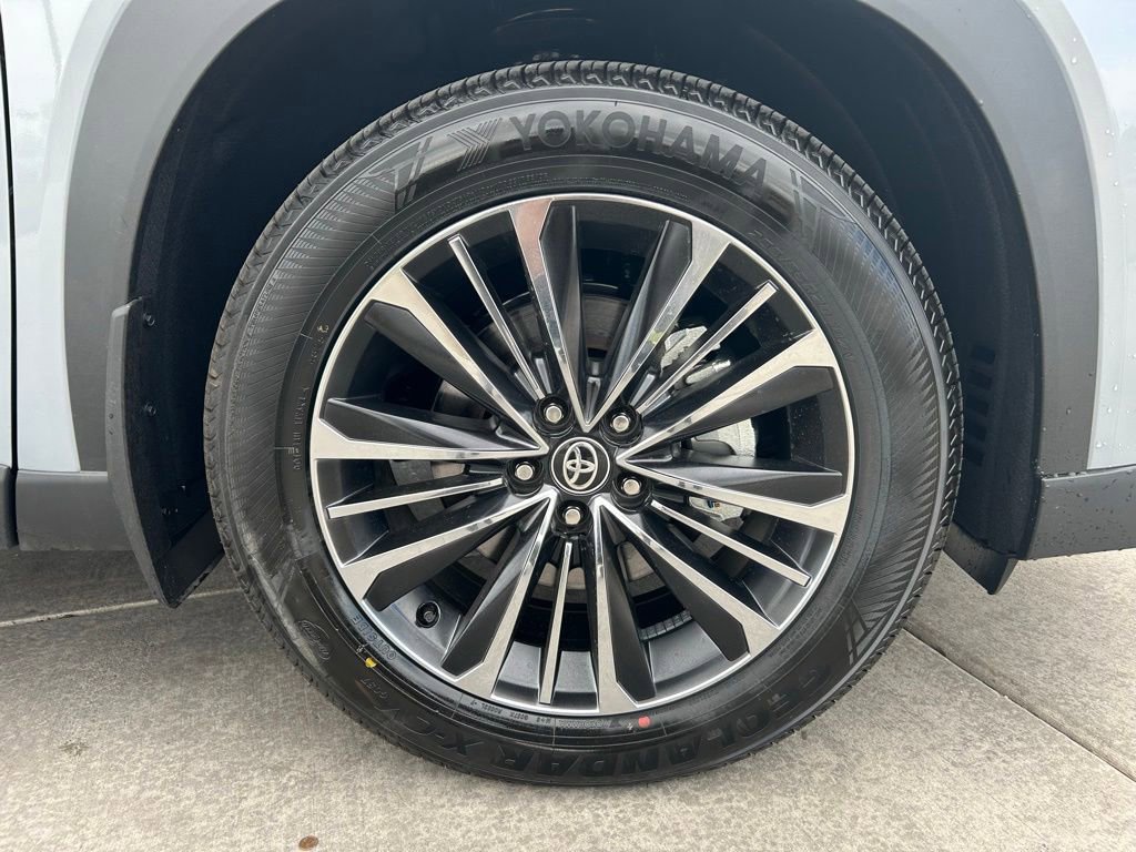 Used 2026 Toyota Grand Highlander AWD Hybrid image 29